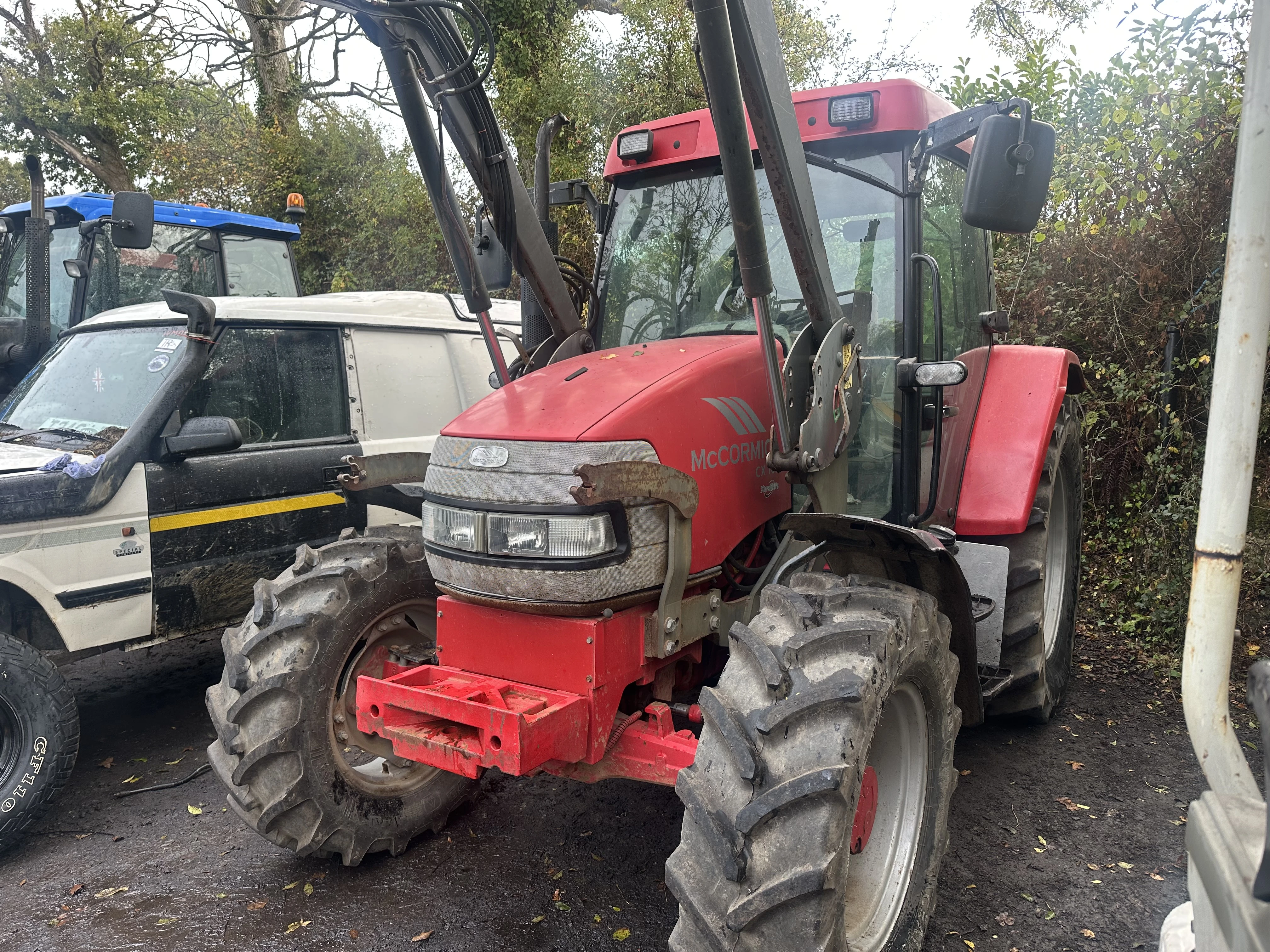 McCORMICK CX105 XTRASHIFT 4WD LOADER Tractor