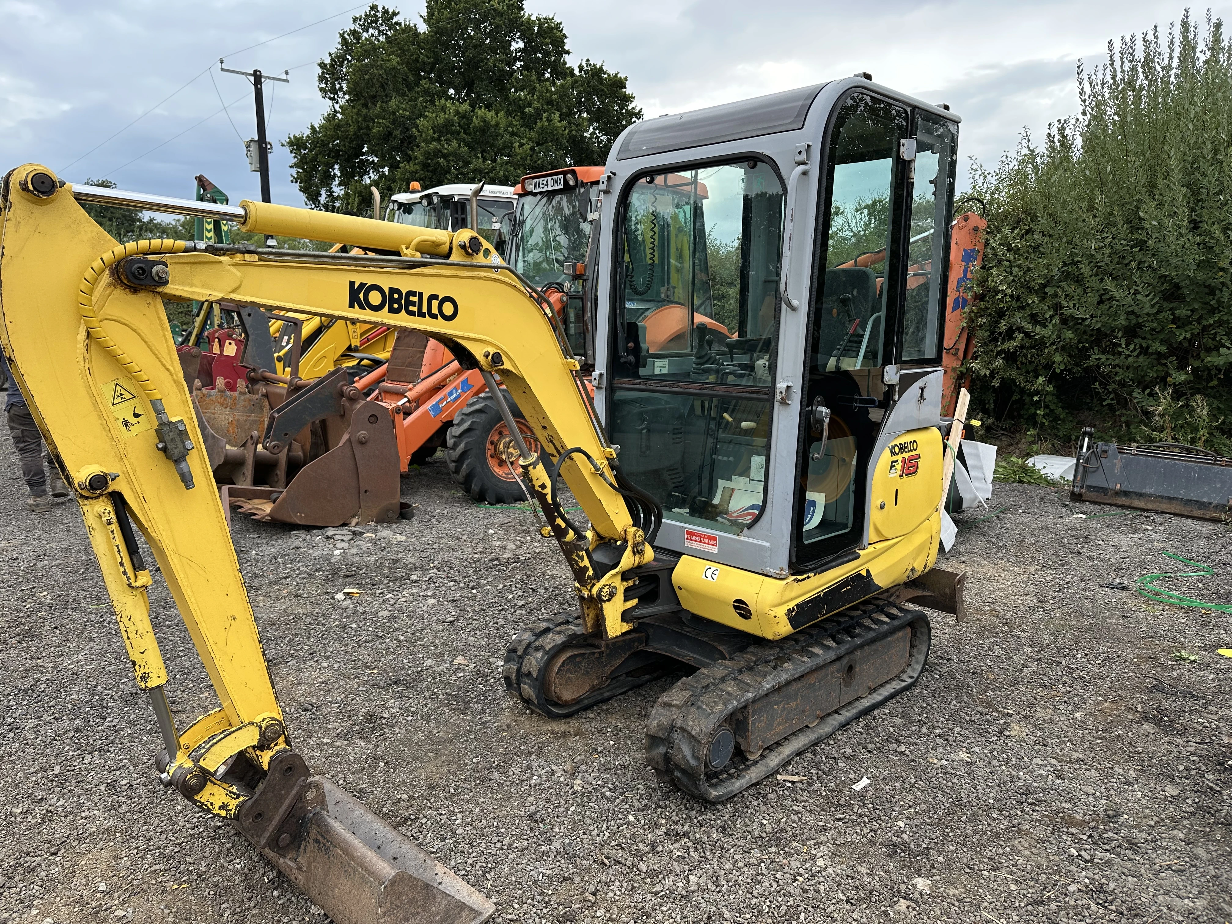 KOBELCO E16 MINI DIGGER