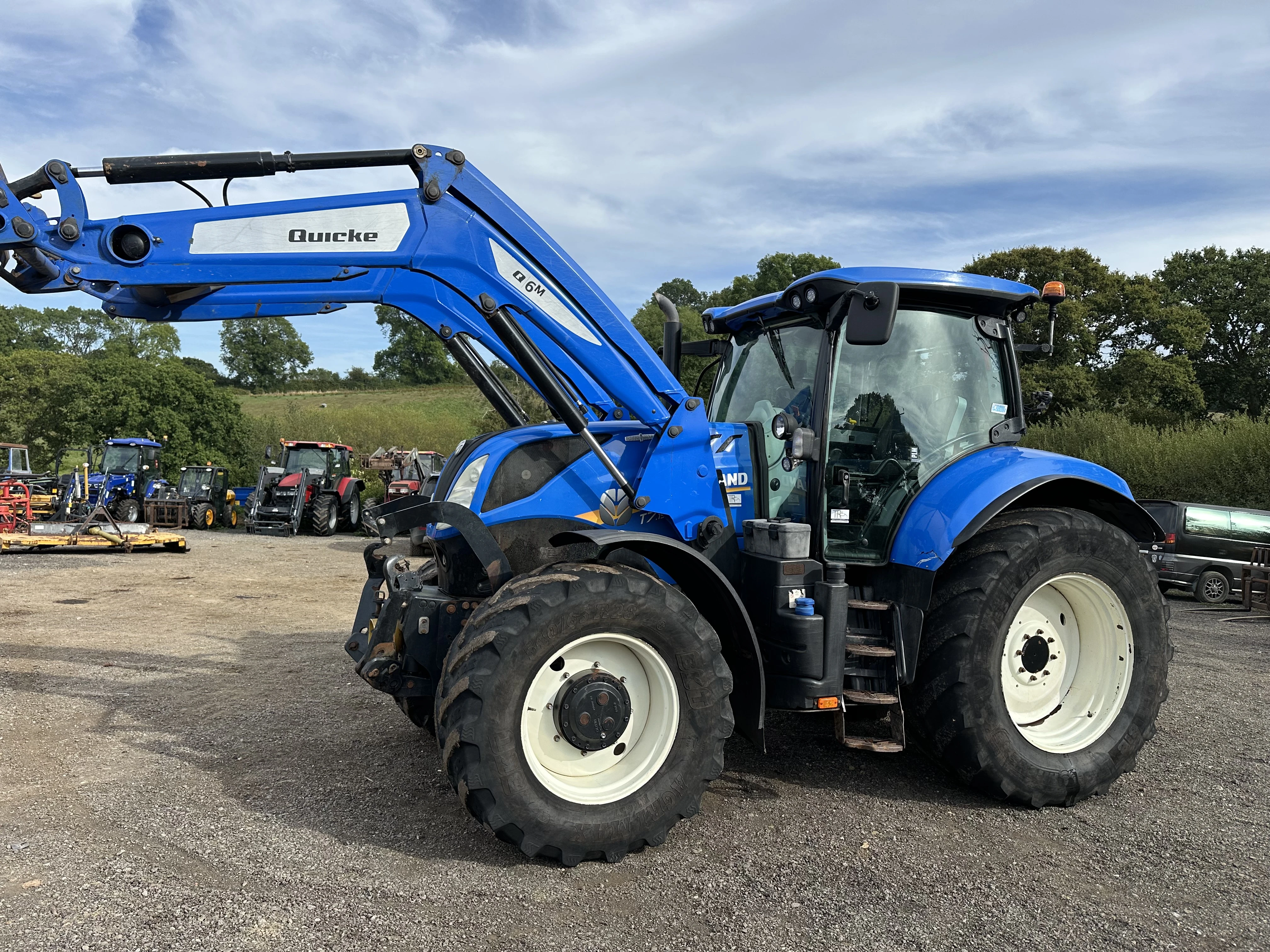 New Holland t7.190 auto command loader tractor