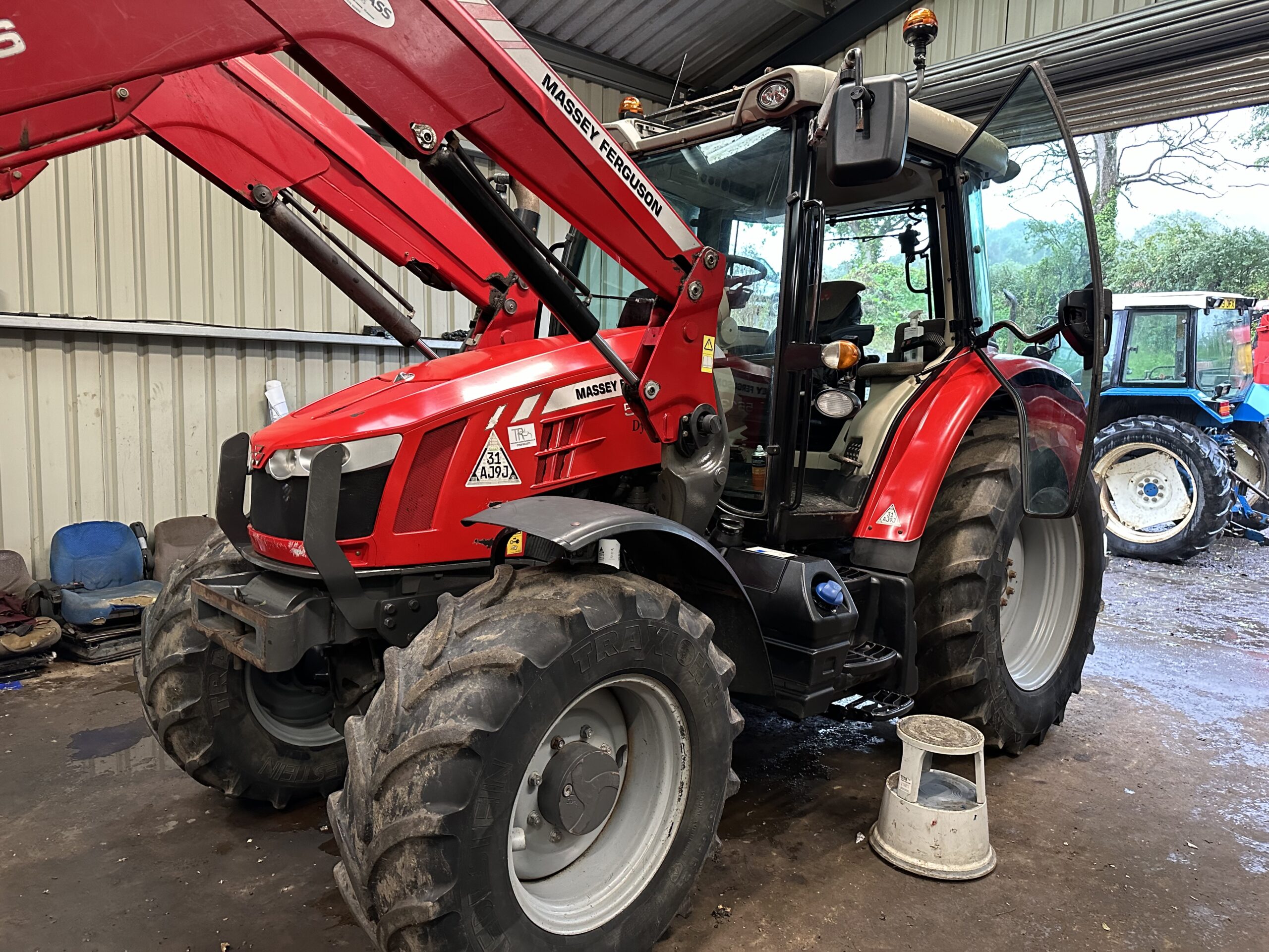 Second-Hand Tractor Loader for Sale